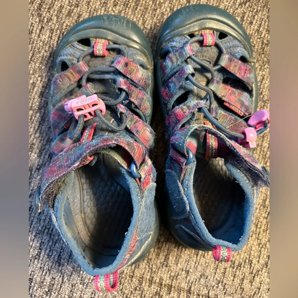 Keen Little Girls Newport H2 Outdoor Hiking Sandal Blue Pink Multicolor Size 11